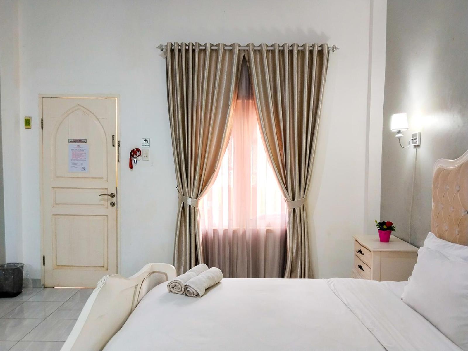 Hotel Grand Shaqilla Syariah Deli Tua Exteriér fotografie