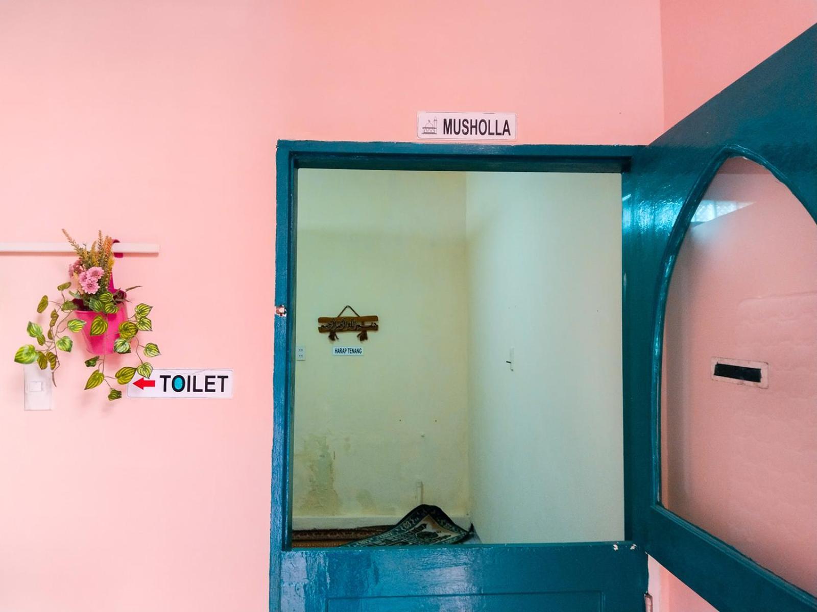 Hotel Grand Shaqilla Syariah Deli Tua Exteriér fotografie